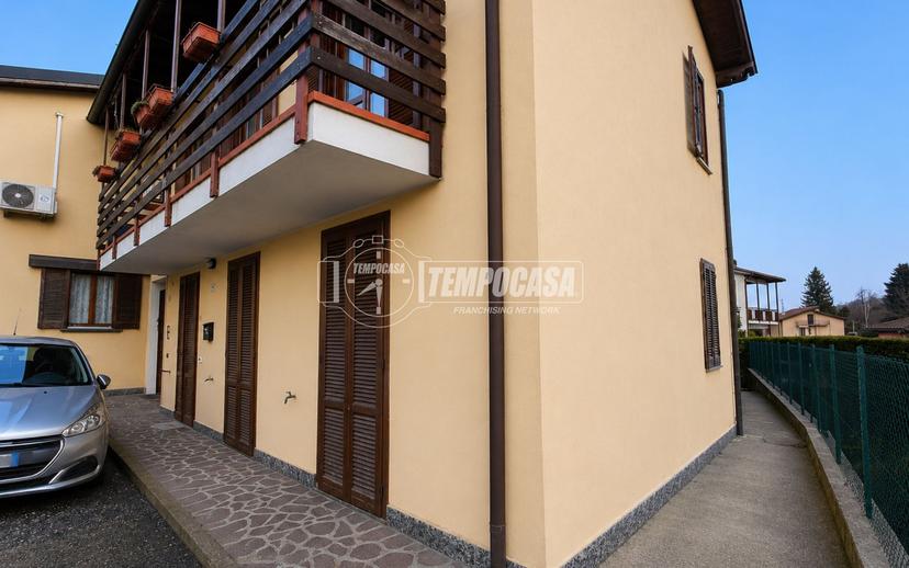 Bilocale in Via Canosse 14, Brivio — foto 2 di 5