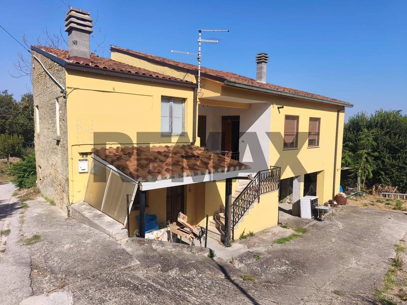 Casa indipendente in C.da San Leonardo 29, Bucchianico — foto 2 di 5