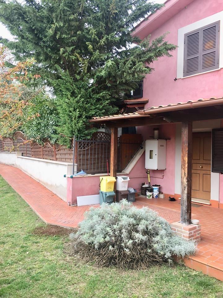 Villa a schiera in Via dell'Acqua Fredda 29, Fara in Sabina — foto 2 di 5