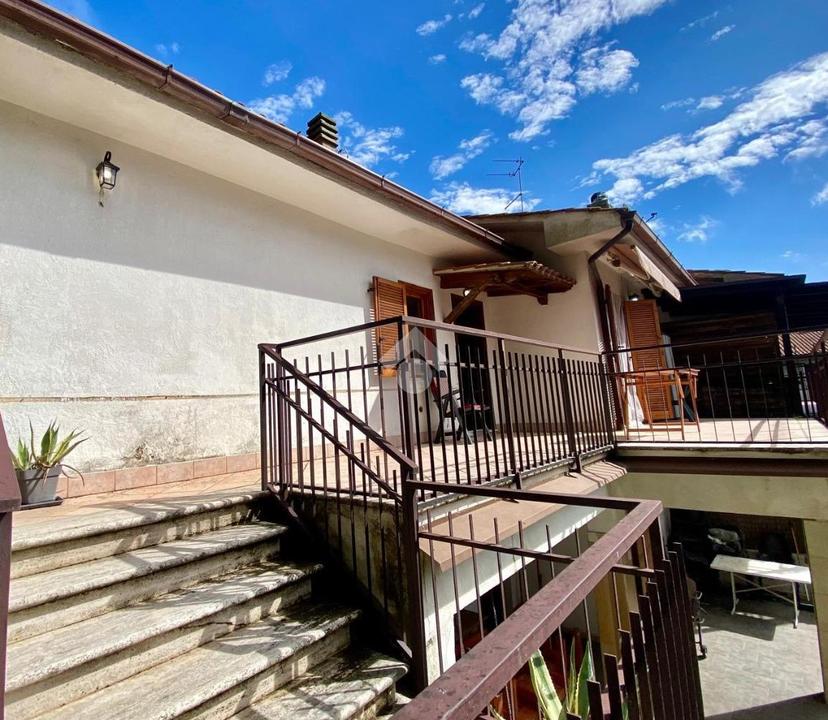 Villa in Via dei Pini 68, Valentano — foto 2 di 5