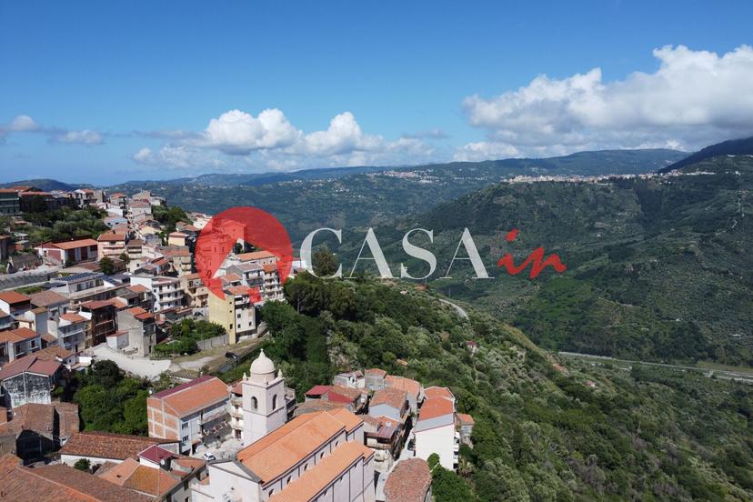 Villa plurifamiliare in San Filippo di Fragalà 19, Frazzanò — foto 3 di 5