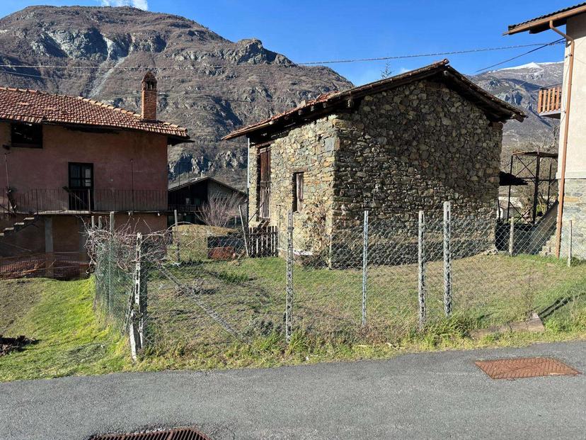 Rustico in Frazione Clapey, Pontey