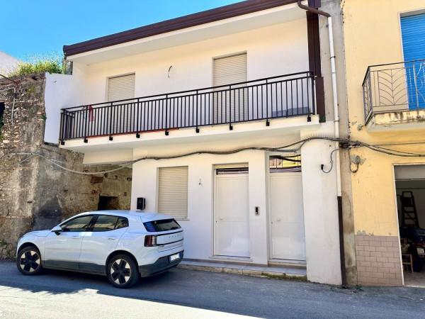 Terratetto unifamiliare in Via Catili 21, Barcellona Pozzo di Gotto
