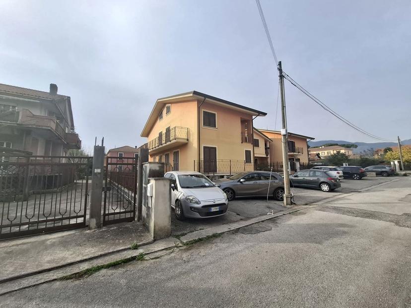Villa a schiera in Via Beniamino Cataldi Snc, Isola del Liri — foto 4 di 5
