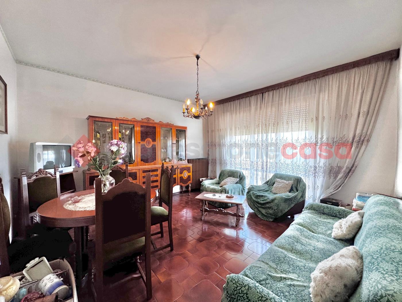 Trilocale in Via Ceserio, Oleggio Castello
