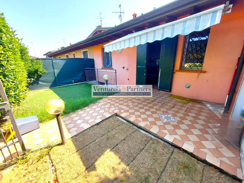 Villa a schiera in Via Cristoforo Colombo, Corzano