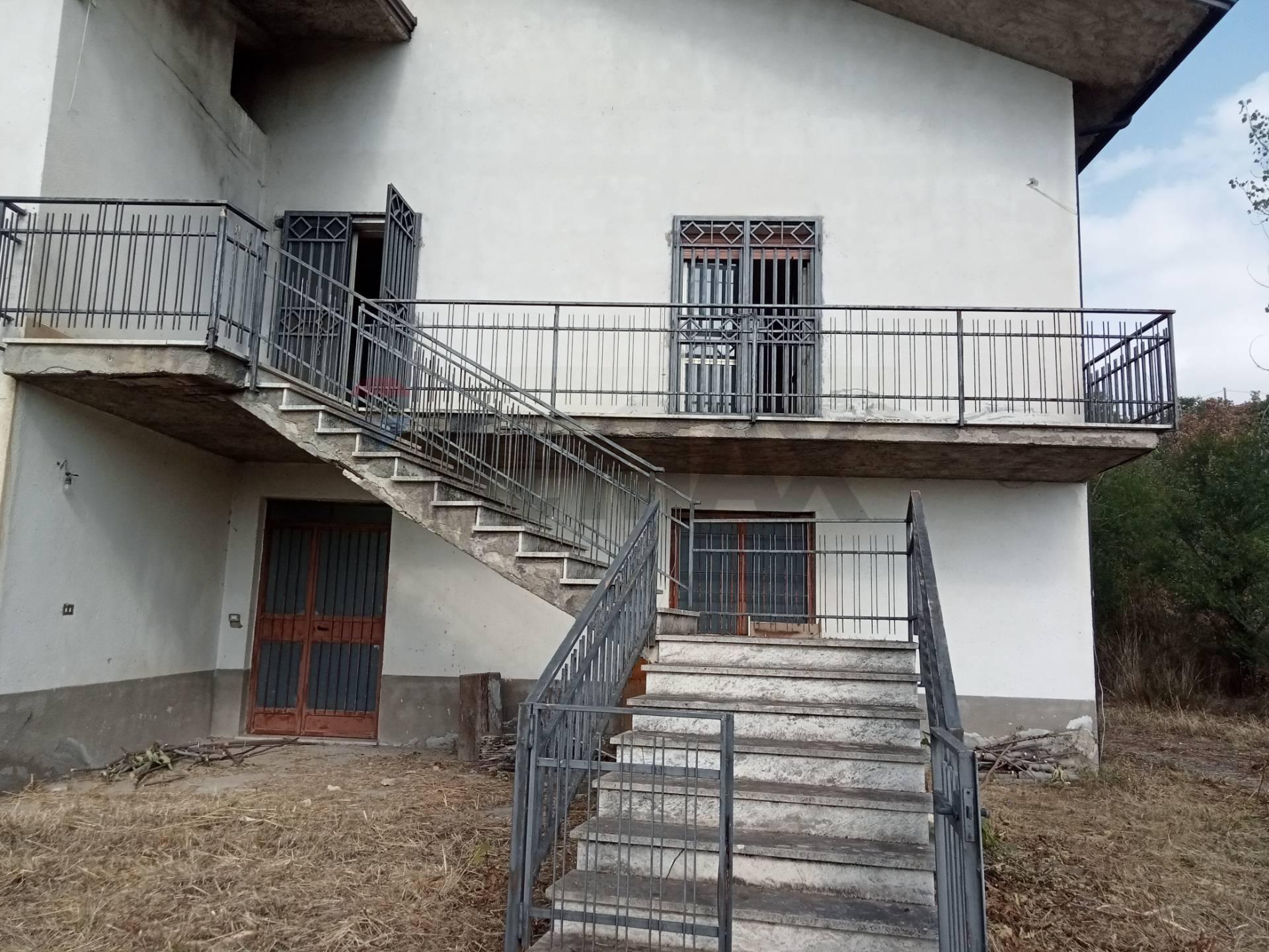 Casa indipendente in C/da Capitorto Snc, Casalduni