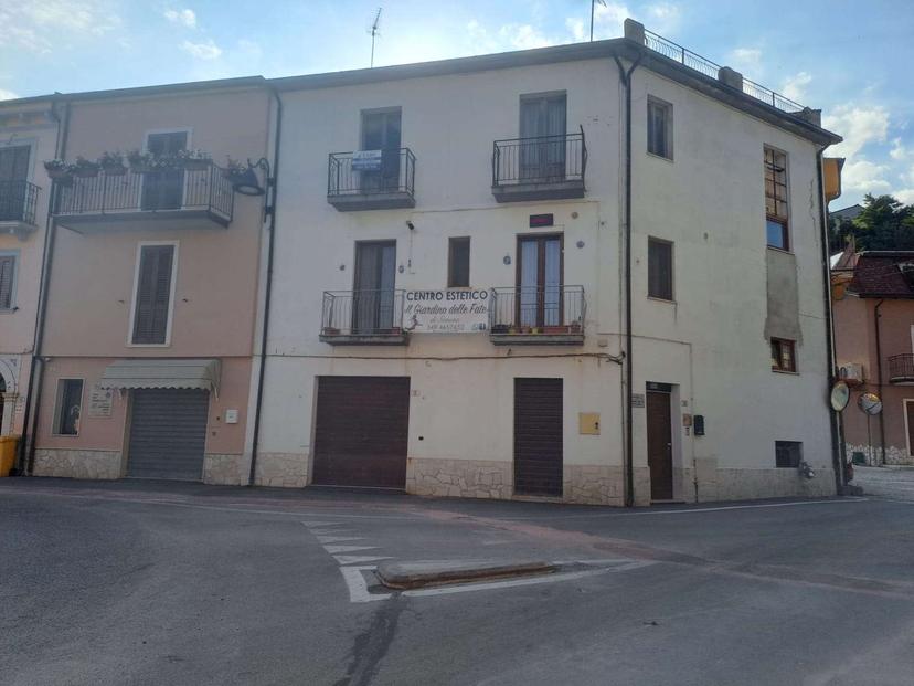 Trilocale, Ateleta