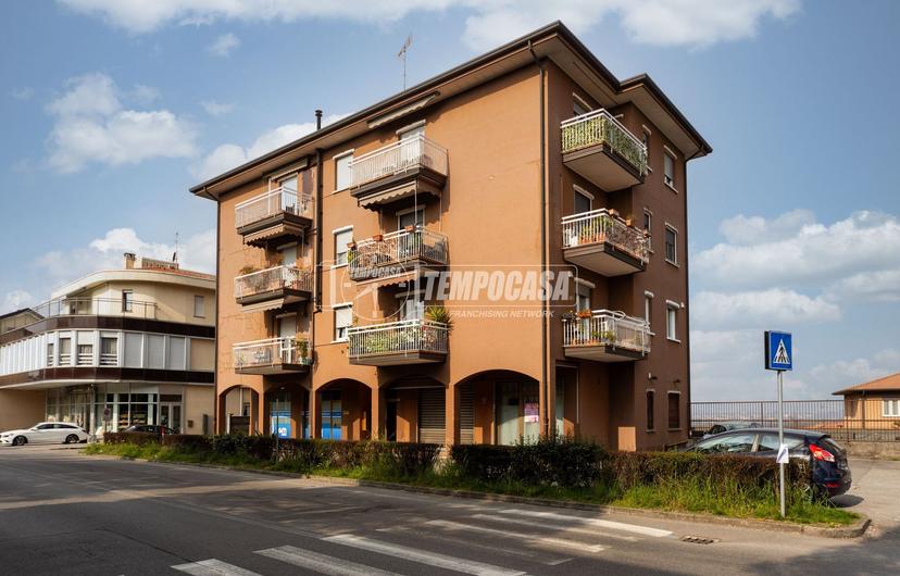Trilocale in Via Nazario Sauro 86, Cassago Brianza — foto 3 di 5