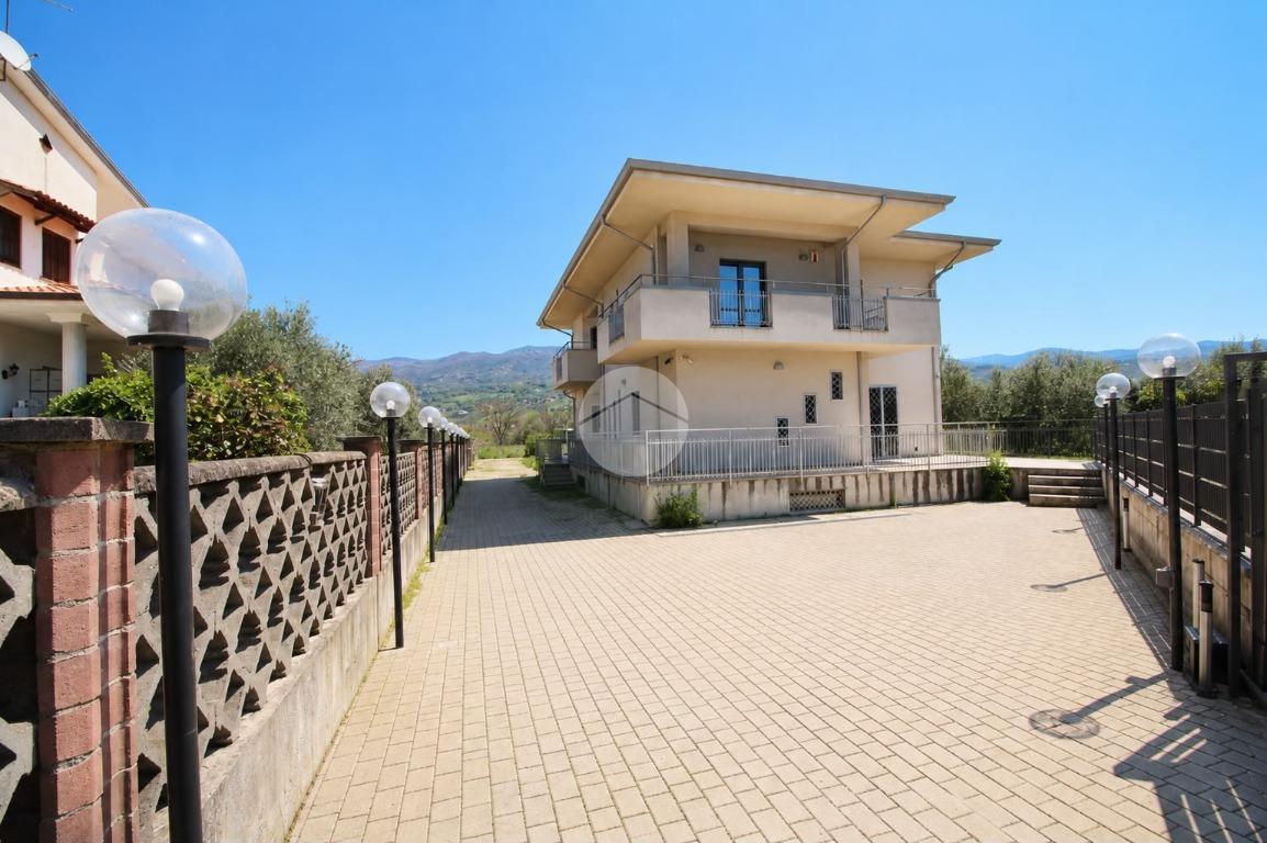 Villa in Via Coretta 12, Montalto Uffugo