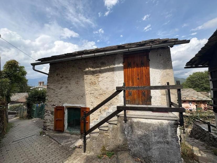 Casa indipendente in Borgata Formiero 36, Cuorgnè