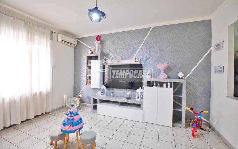 Trilocale, Prarolo — foto 2 di 5