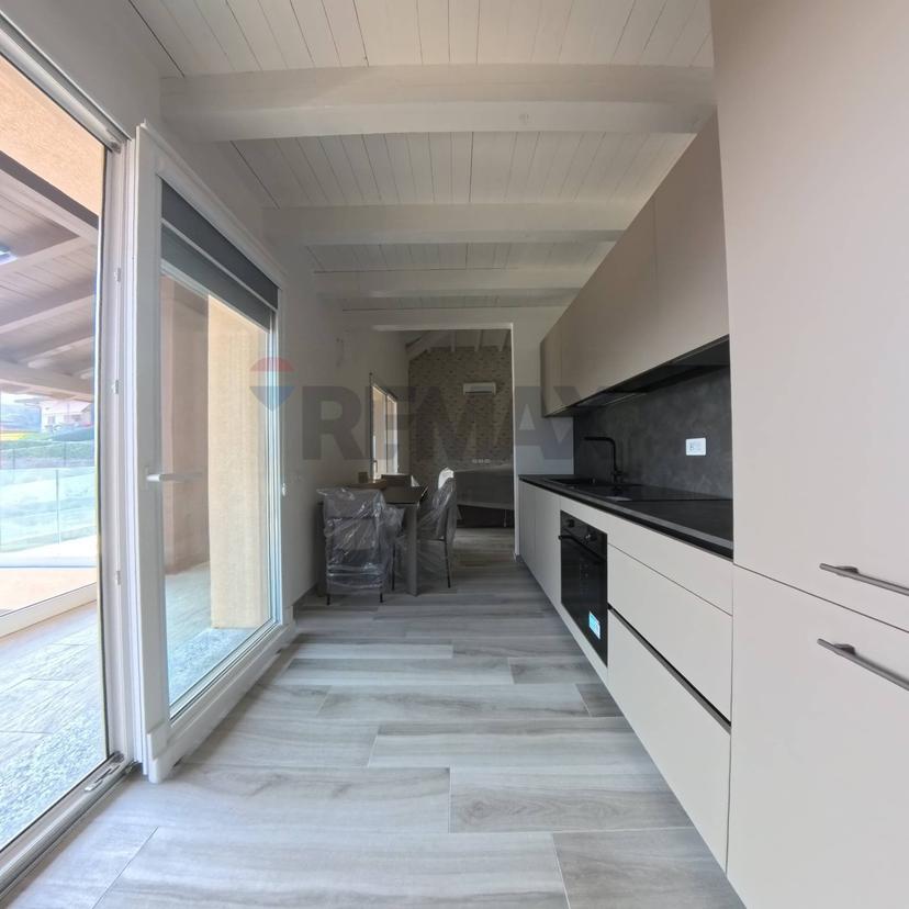 Monolocale in Via Ponte Tresa 28, Cadegliano-Viconago — foto 4 di 5
