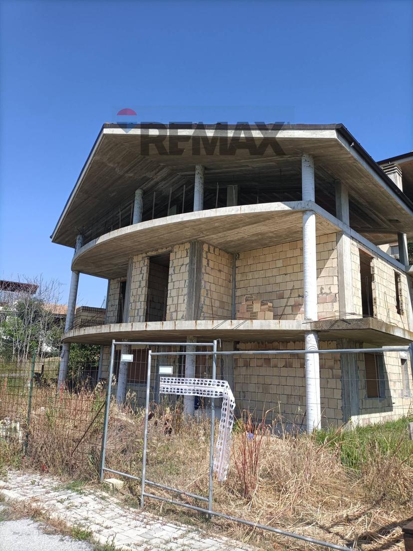 Casa indipendente in Via Fratelli Bandiera S/N, Spoltore — foto 4 di 5