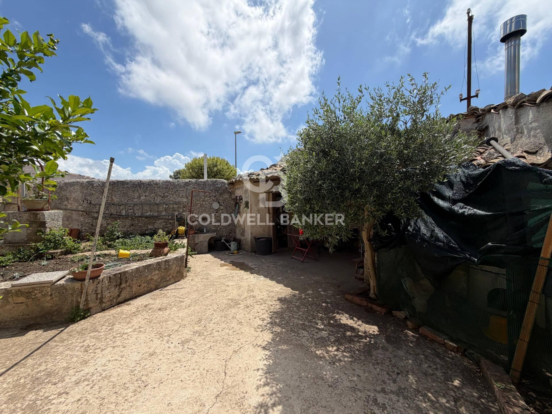 Casa indipendente in Via Trecentonovantadue Snc, Ragusa