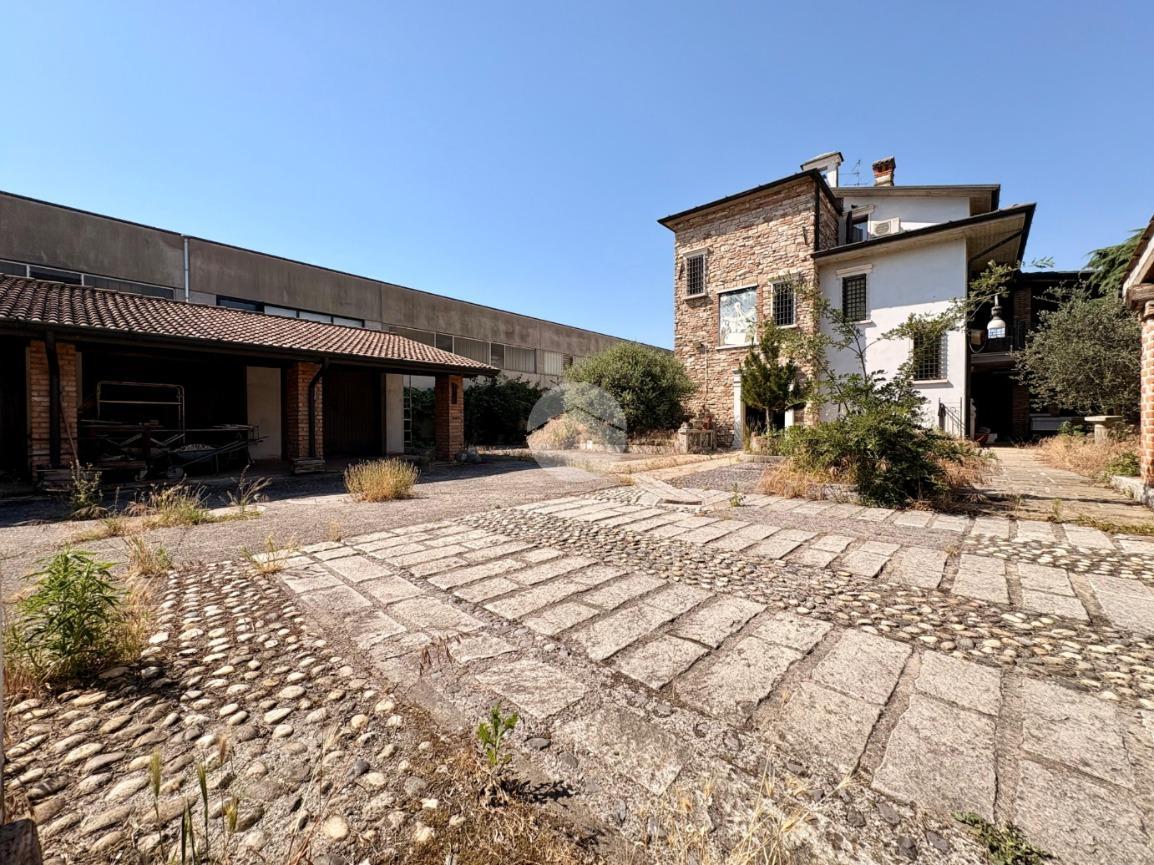 Villa in Via Picenengo 11, Sesto ed Uniti