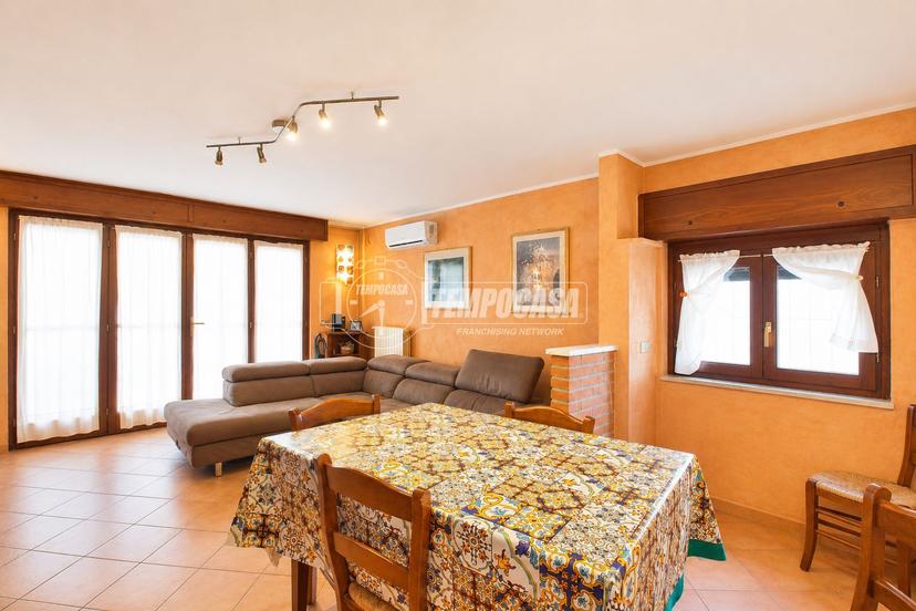 Casa indipendente, Cameri — foto 3 di 5