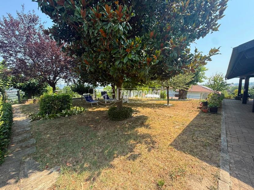 Villa in Via Borgonuovo 15, Azzano d'Asti