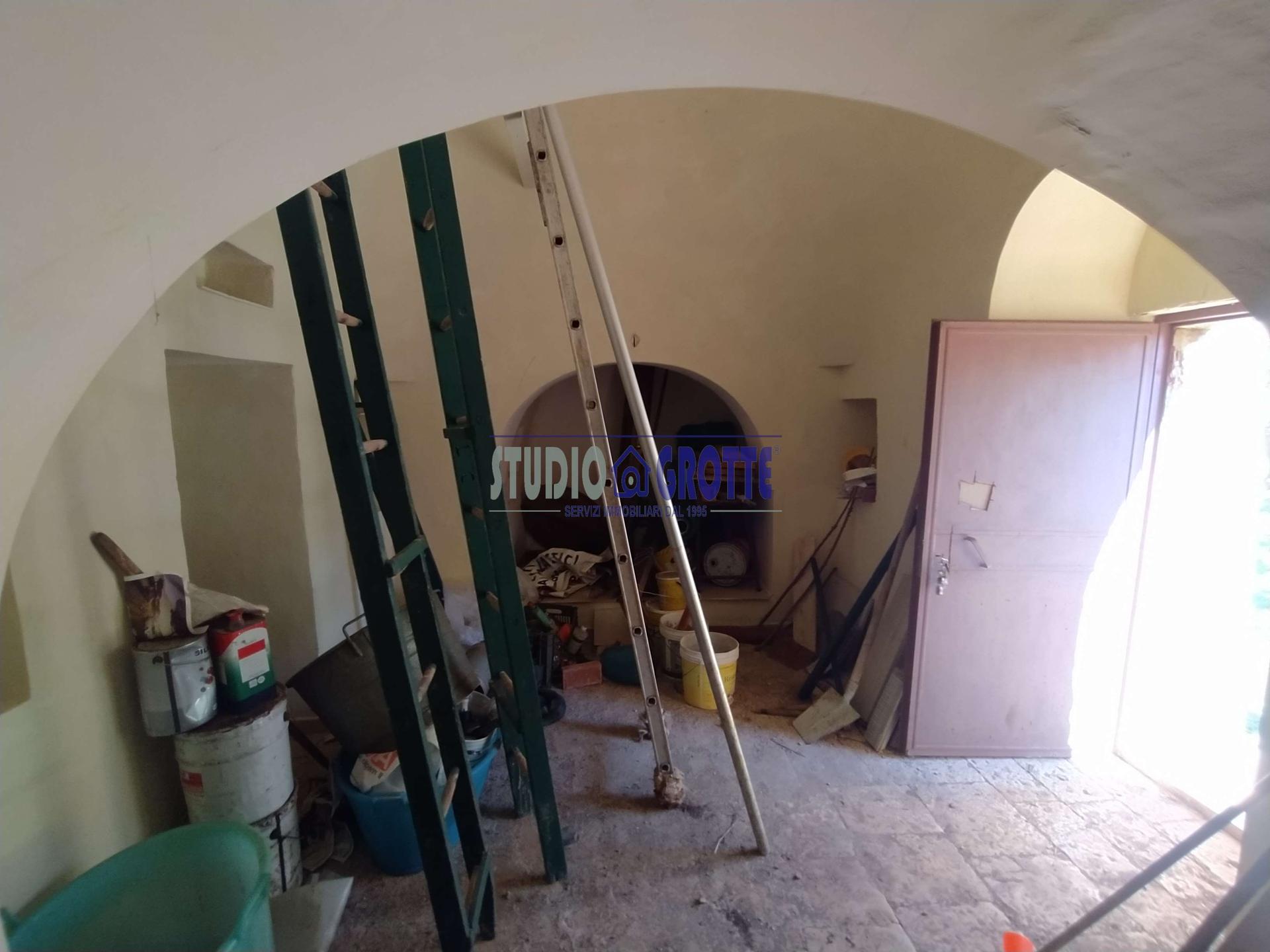 Trullo in S.C. Sacerdote, Castellana Grotte