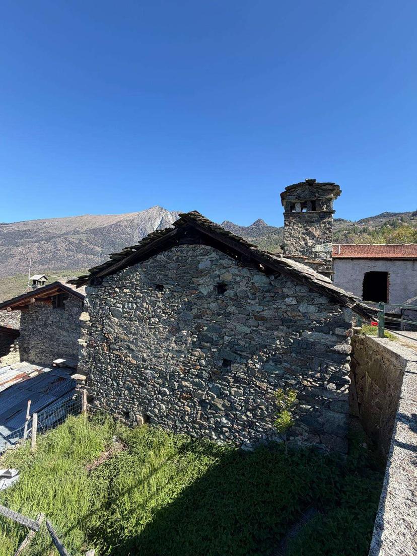Rustico in Frazione Salirod, Saint-Vincent — foto 2 di 5
