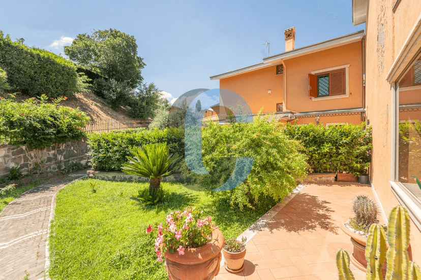 Villa in Via di Grotte Maria 1, Frascati — foto 3 di 5