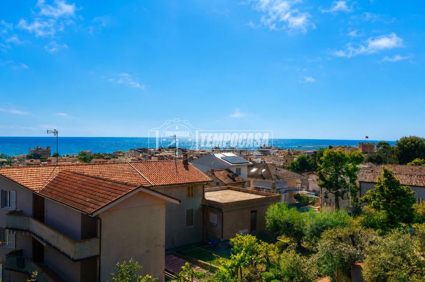 Casa indipendente in Via Beato Angelico 3, Porto San Giorgio — foto 2 di 5