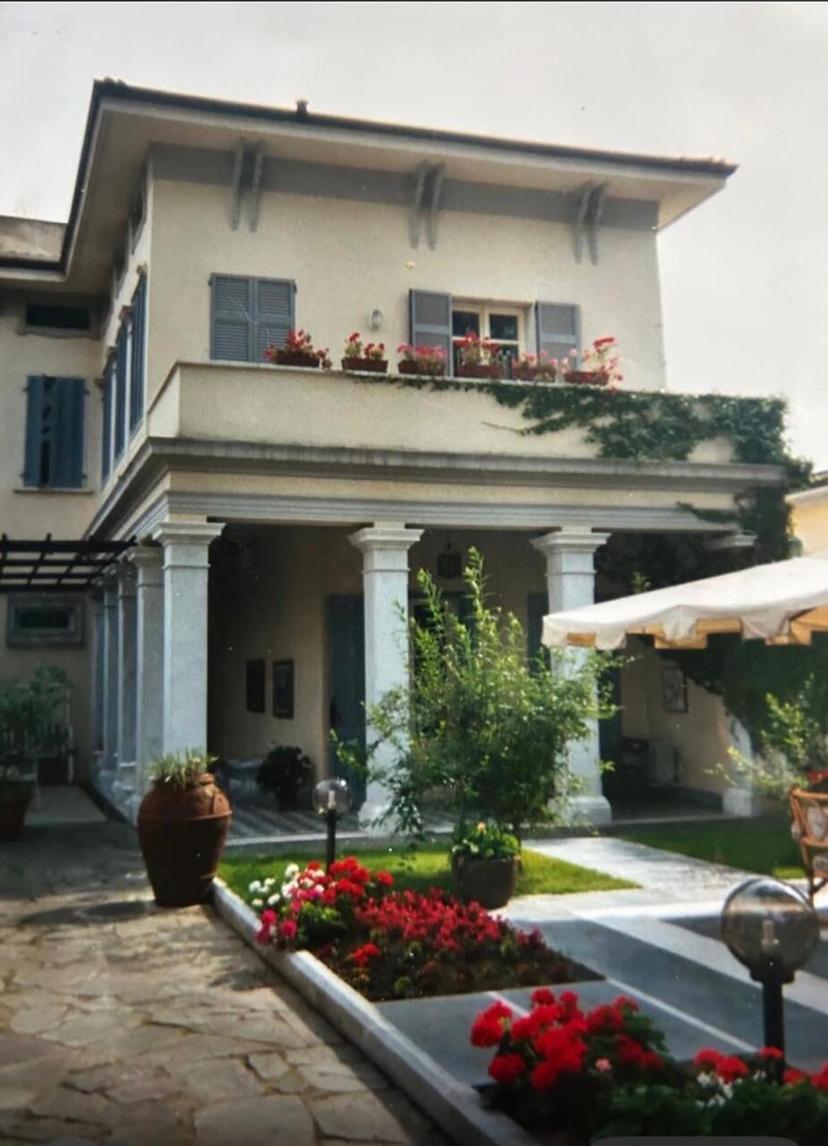 Casa indipendente, Carrara