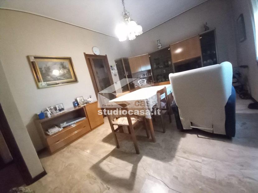 Trilocale in Via Barzoni, Palazzo Pignano — foto 4 di 5