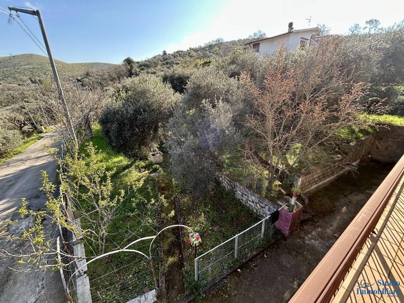 Casa indipendente in Via Passignano 33, Lenola — foto 2 di 5