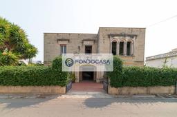 Villa, Racale