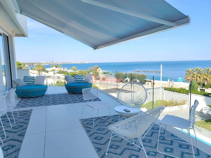 Villa unifamiliare in Lungomare Paternostro, Bisceglie