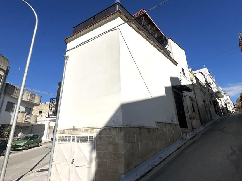 Casa indipendente in Via Ludovico Ariosto 32, Canosa di Puglia — foto 2 di 5