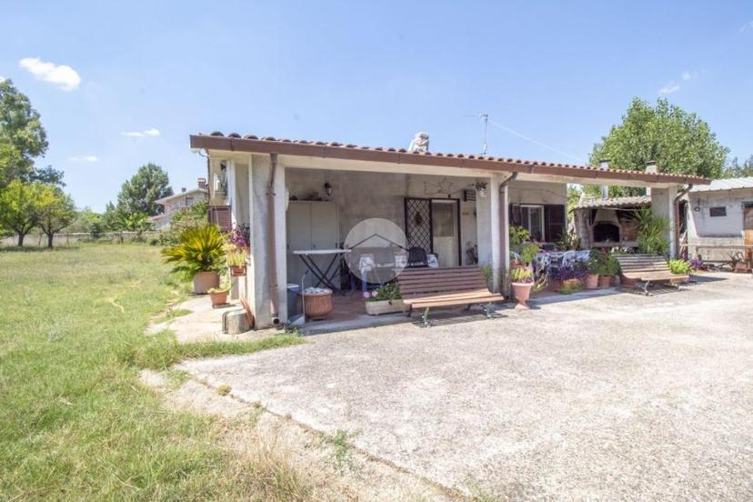 Villa in Strada di Villa Felice, Palombara Sabina