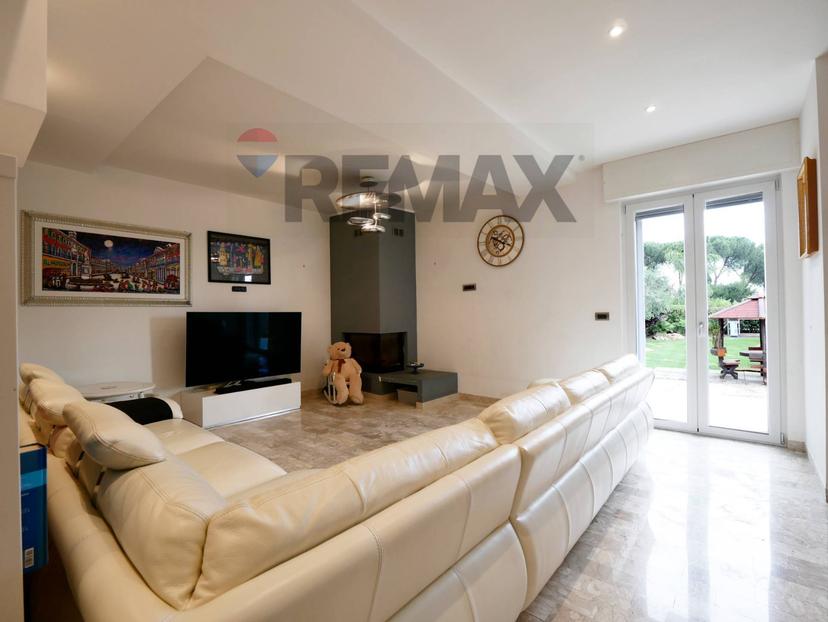Villa in Strada Statale 16 Km 788+400, Giovinazzo — foto 3 di 5