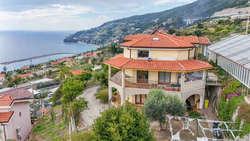 Villa trifamiliare in Strada Porrine 40, Ospedaletti — foto 4 di 5