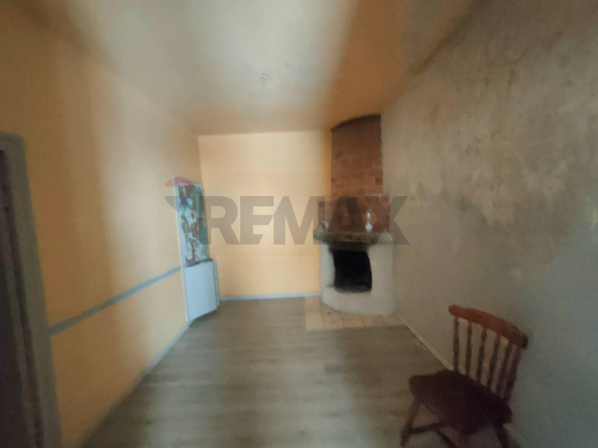 Casa indipendente, Bussi sul Tirino