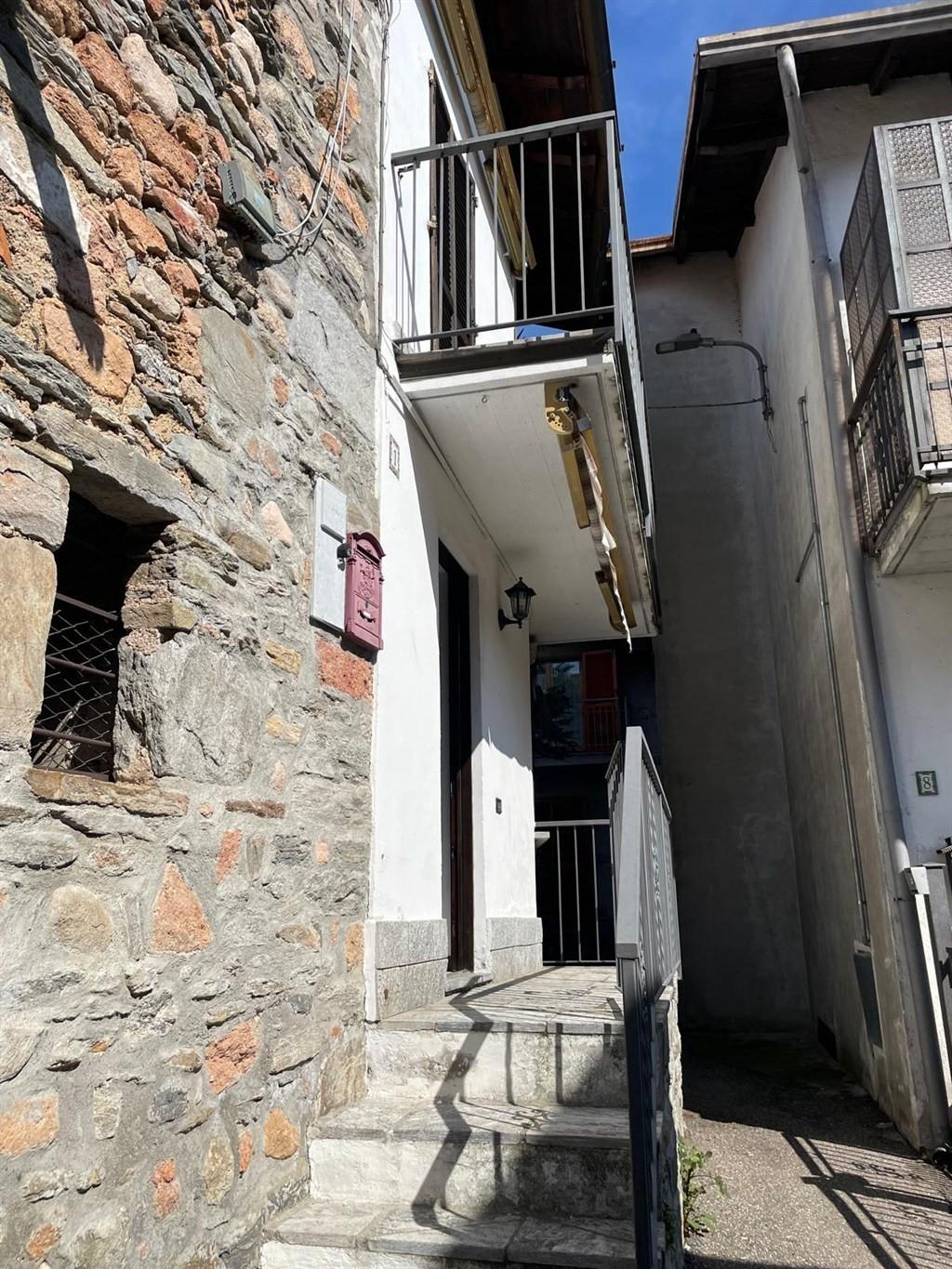 Trilocale in Via Garibaldi 8, Cuasso al Monte