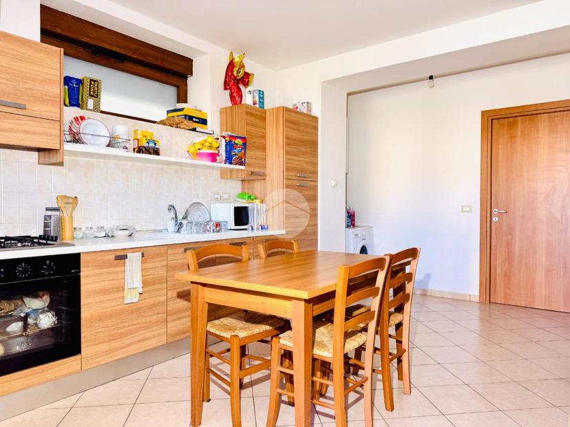 Bilocale in Via Caduti di Via Fani 4, Poggio Picenze — foto 3 di 5