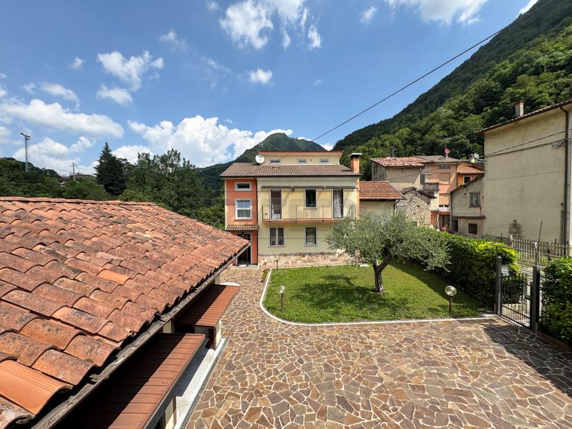 Casa indipendente in Contrada Zanchi di Novale 2, Valdagno — foto 3 di 5