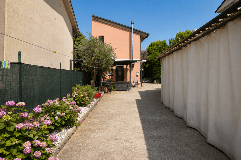 Villa a schiera in Via XXV Aprile 33, Salizzole — foto 2 di 5