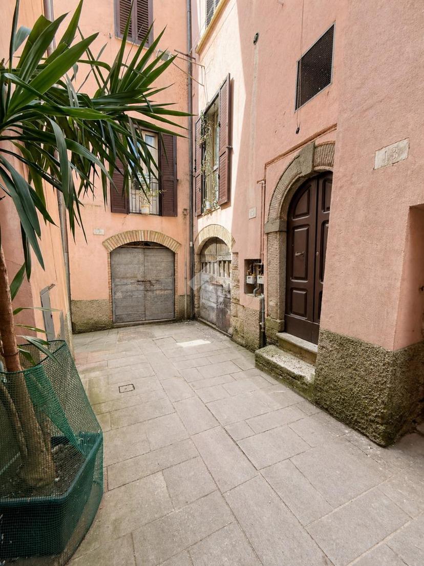 Bilocale in Via Poerio 15, Orte — foto 3 di 5