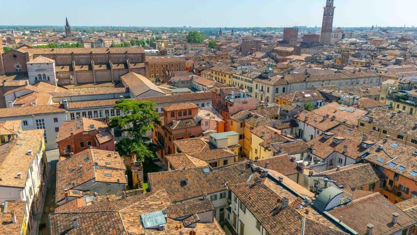 Monolocale in Corso Sant'Anastasia, Verona