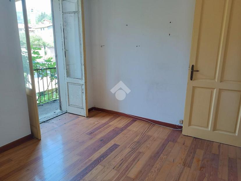 Bilocale in Via Batur, Valdilana — foto 3 di 5
