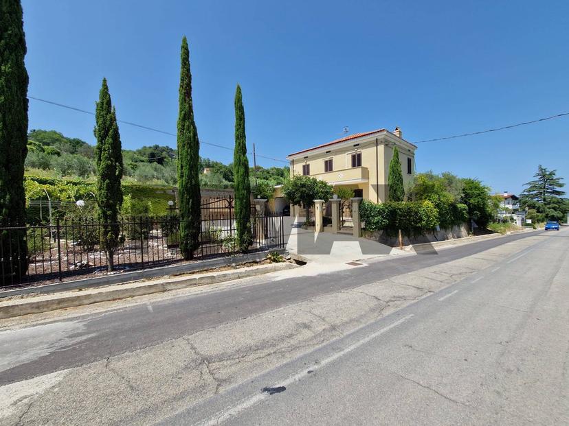 Villa in Via Venna 13, Tollo — foto 2 di 5