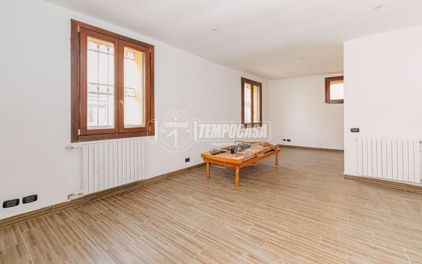 Casa indipendente in Via Roma 16, Dorno — foto 3 di 5