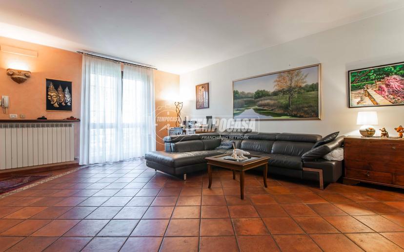 Villa a schiera in Via Lazzaretto 44, Gorla Minore — foto 2 di 5