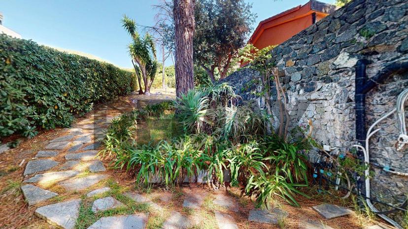 Villa in Via dei Pini d'Aleppo 65, Varazze — foto 2 di 5
