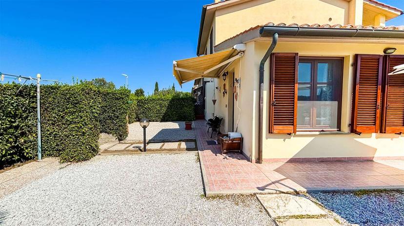 Villa a schiera in Via Pasubio, Cecina