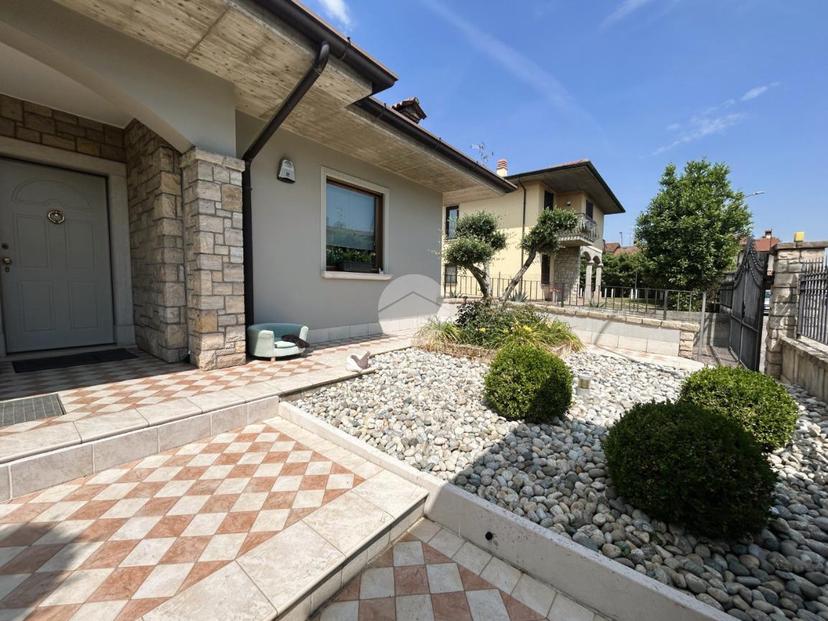 Villa in Via Bonomelli 4, Rovato — foto 4 di 5