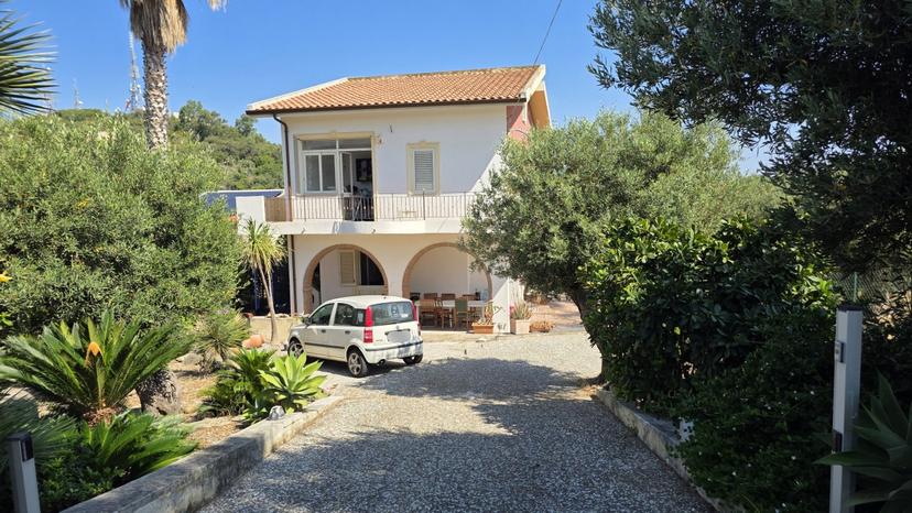 Villa in Via Salita Monte Trino Snc, Milazzo — foto 3 di 5